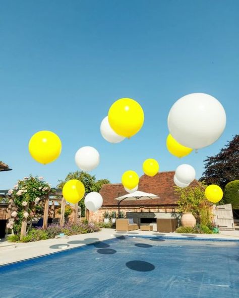 Balloon Pool Decor, Swimming Pool Haldi Decoration, Balloons In Pool Wedding, Haldi Decoration Near Swimming Pool, Ballon’s In Pool, Pool Events, Backyard Bridal Showers, Bubblegum Balloons, Orange Balloons