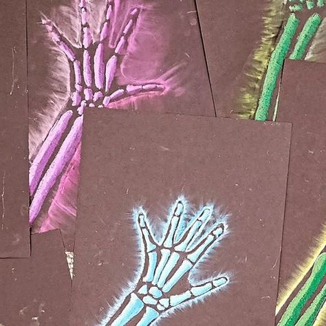 elementary art with mrs. kay on Instagram: "The X-Ray hands everyone has been making! 5th grade 🩻💗" X Ray Painting, Craft Middle School, X Ray Hand, Hand Art Projects, Xray Art, Art Docent, Halloween Art Projects, 5th Grade Art, Art Elements