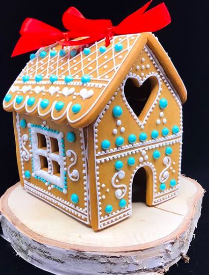 gingerbread house pinned by www.gingerbreadjournal.com Blue Gingerbread House Ideas, Blue And White Gingerbread House Ideas, Blue Gingerbread House, Frozen Theme Gingerbread House, Light Blue Gingerbread House, Snowy Gingerbread House, Beach House Gingerbread House, White Gingerbread House, Christmas Party Treats