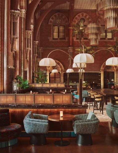 London’s grandest Victorian ticket office is now a restaurant - The Spaces Victorian Cafe Interiors, Victorian Restaurant, Victorian Cafe, Tavern Design, Restaurant Hostess, Luxury Office Interior, Inn Ideas, Art Deco Hotel, London Cafe