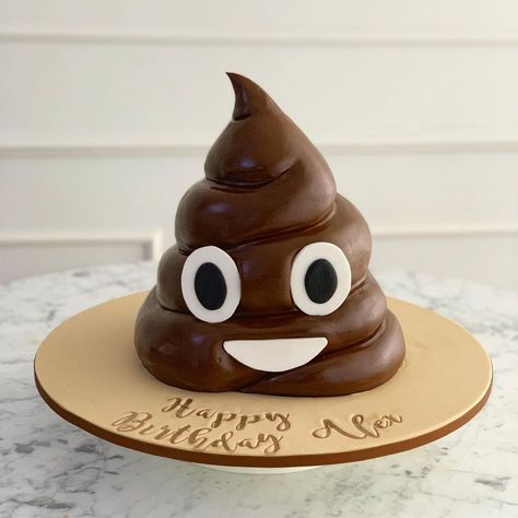 Poop Cake, Cake 3d, Arab Men Fashion, Cake Boards, King Cake, Arab Men, Name Plaques, Birthday Cakes, The King