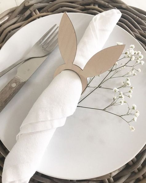 These natural wood bunny cutout napkin rings are a simple rustic but elegant touch of Easter to add to your holiday table. An idea to DIY for those handy in the shop! Bunny Napkin Rings, Easter Cricut, Easter Napkins Rings, Easter Napkins, Wooden Napkin Rings, Bunny Napkins, Laser Cut Ideas, Easter Home Decor, Easter Craft Decorations