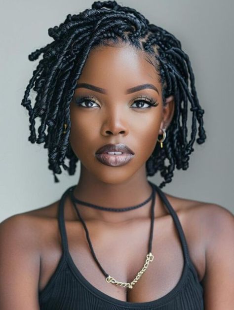 Stylish Short Hair Braid Ideas for 2024 Styled Braids, Gray Braids, John Currin, Fishtail Braids, Short Box Braids Hairstyles, Side Braid Hairstyles, Short Box Braids, Stylish Short Hair, Protective Hairstyles For Natural Hair