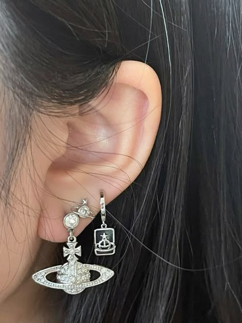 Vivienne Westwood Wishlist, Vivienne Westwood Silver Earrings, Jewellery Vivienne Westwood, Vivienne Westwood Piercing, Vivienne Westwood Earring Stack, Vivien Westwood Earrings, Vivienne Westwood Jewellery Earrings, Vivienne Westwood Jewellery Aesthetic, Vivian Westwood Earrings