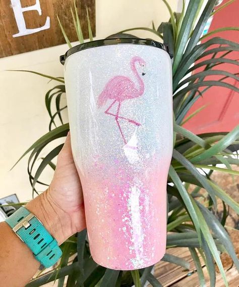 Flamingo Tumbler, Flamingo Cup, Glitter Yeti, Food Safe Epoxy, Glitter Tumbler Cups, Custom Tumbler Cups, Tumbler Cups Diy, Diy Cups, Glitter Cups