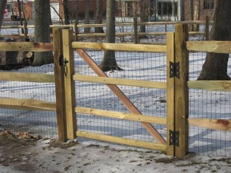 goat pen gate Goat Fence, Wooden Fence Gate, Post And Rail Fence, Goat Pen, Easy Fence, Split Rail Fence, Green Fence, Natural Fence, Pallet Fence