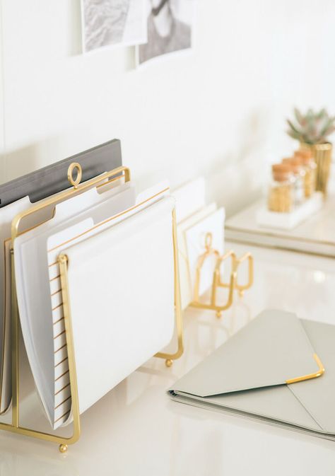 Target Desk, Rangement Makeup, Gold Office, Sugar Paper, Target Home Decor, The Desk, Chic Office, Home Office Organization, A Desk