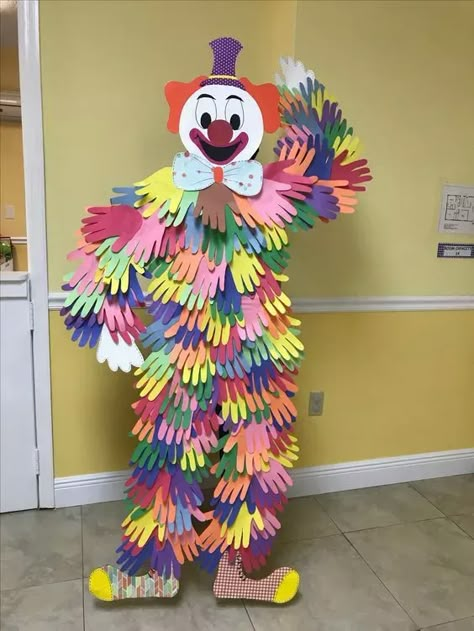 Circus Birthday Party Ideas, Clown Crafts, Circus Crafts, Carnival Crafts, Diy Carnival, Circus Decorations, Theme Carnaval, Carnival Decorations, Circus Birthday Party