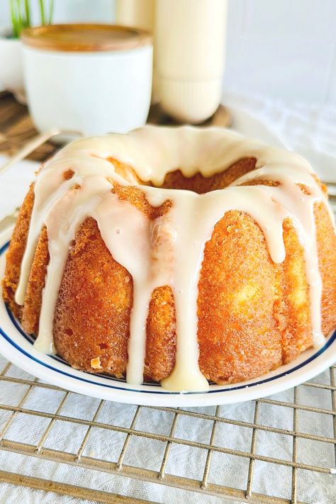 Kentucky Butter Cake Kentucky Butter Cake Recipe, Southern Foods, My Cake School, Brie Puff Pastry, Kentucky Butter Cake, Glaze For Cake, Caramel Icing, Southern Desserts, Crunch Cake