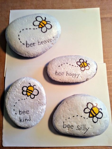 Bee Sayings, Paint Stone, Diy Rock Art, Stones Art, Stone Art Painting, Painted Rocks Kids, Painted Rocks Craft, Painted Rocks Diy, Rock Painting Ideas Easy