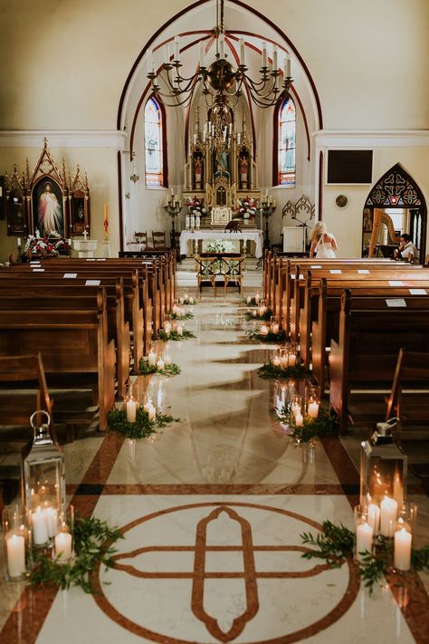 Wedding Chapel Decorations, Church Aisle Decorations, Church Aisle, Wedding Church Decor, Wedding Decors, Church Wedding Decorations, Boho Style Wedding, November Wedding, France Wedding