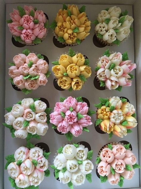 Spring Floral Cupcakes, Mother Day Cupcakes, Spring Cupcakes Decoration, Mother’s Day Cupcakes, Floral Cupcake Ideas, Mother’s Day Desserts, Spring Cupcake Ideas, Mothers Day Cake Ideas, Mothers Day Dessert