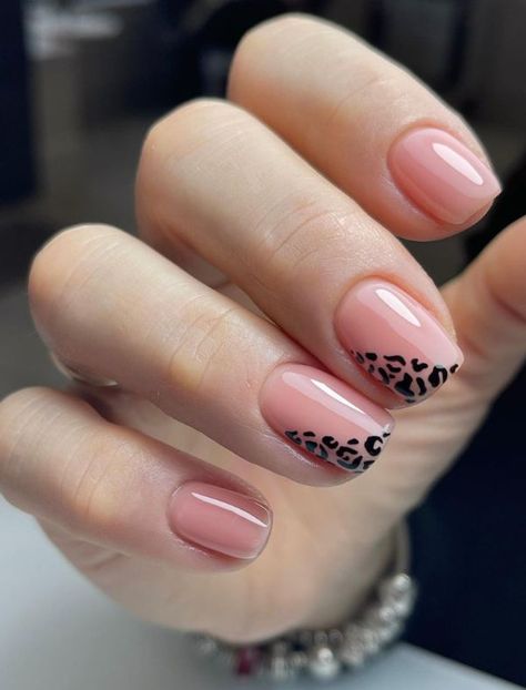 Cute Short Gel Nails Ideas, Short Gel Nails Ideas, Cute Pink Nail Ideas, Pink Nail Ideas, Nail French, Cheetah Nail Designs, Cute Pink Nails, Minimalist Nail, Polished Nails