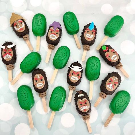 Moana Birthday Cake Pops, Moana Cakesicles, Moana Treats, Moana Cake Pops, Cake On A Stick, No Bake Cake Pops, Frozen Birthday Party Cake, Moana Birthday Cake, Moana Birthday Party Theme