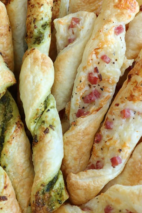 Puff Pastry On A Stick, Savoury Pastry Ideas, Pastry Savoury Recipes, Easy Puff Pastry Snacks, Puff Pastry Straws, Puff Pastry Twists Savory, Phyllo Pastry Recipes Appetizers, Puff Pastry Bread Sticks, Puff Pastry Sandwiches