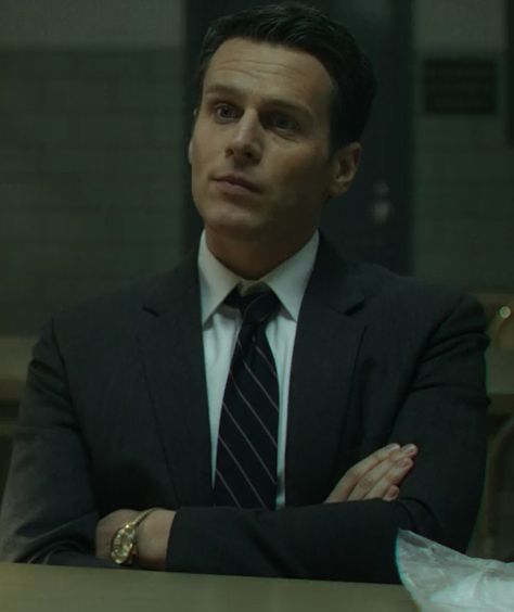 Jonathan Groff Mindhunter, Holden Ford, Tv Scenes, One For The Money, Jonathan Groff, Kare Kare, Older Man, Humidifiers, Reference Photos