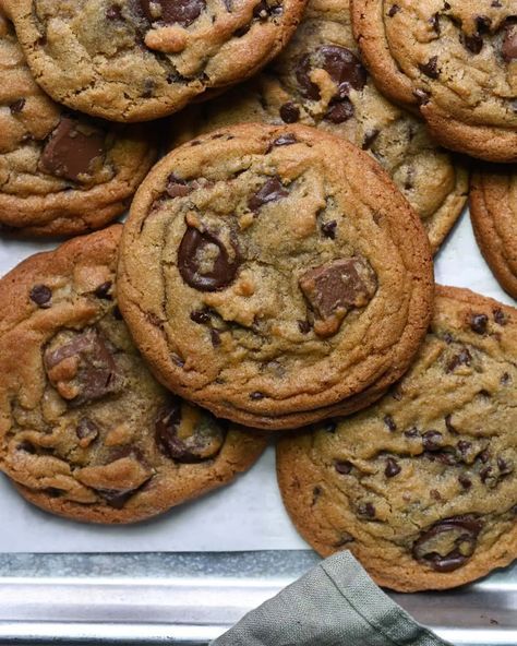 Satisfying Pics, Bakery Style Chocolate Chip Cookies, Cake Mug, Irish Butter, Chocolate Chunk, Best Chocolate Chip Cookie, Chocolate Chunk Cookies, Oddly Satisfying, Easy Baking Recipes