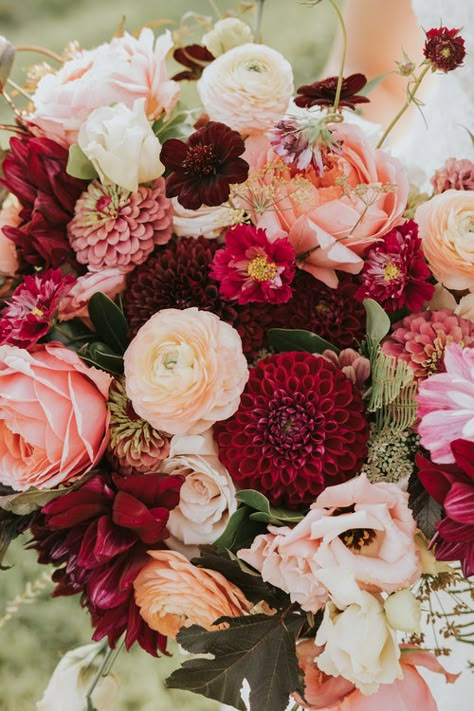 Fresh Color Palette Inspiration — Flourish Flower Farm Moody Bridal Bouquet, Dahlia Bridal Bouquet, Zinnia Bouquet, Peach Wedding Colors, Fall Bridal Bouquet, Bouquet Garden, Peach Bouquet, Chocolate Cosmos, Burgundy Bouquet