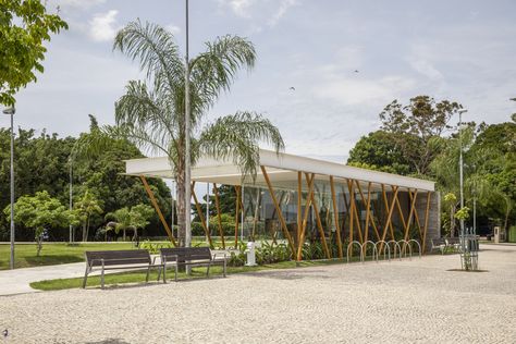 Drink Fountain, Village River, Tourist Information Center, Covered Garden, Cool Architecture, Information Center, Tourist Information, Portfolio Ideas, Roof Plan