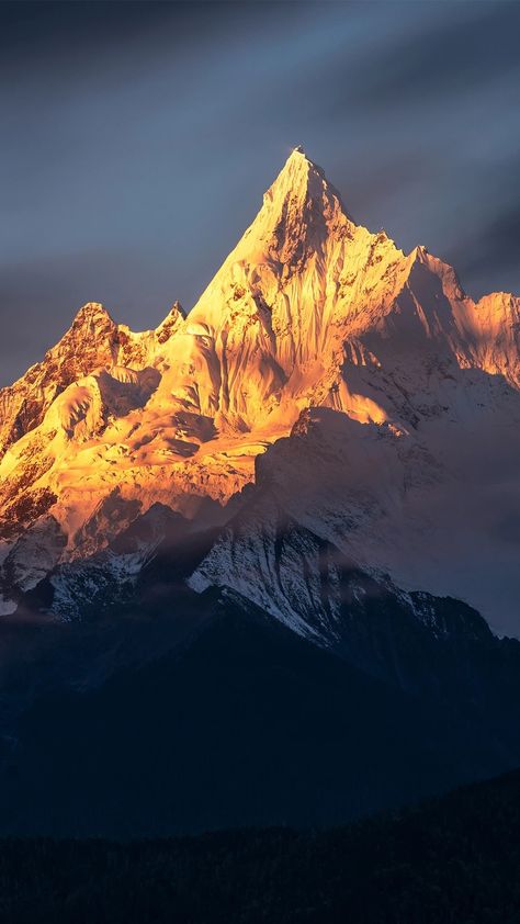 Himalaya Mountains Photography, Huge Mountains, Mountain Aesthetic, Mountains Aesthetic, Mountain Landscape Photography, Pretty Landscapes, Mountain Photography, Mountain Paintings, Landscape Pictures