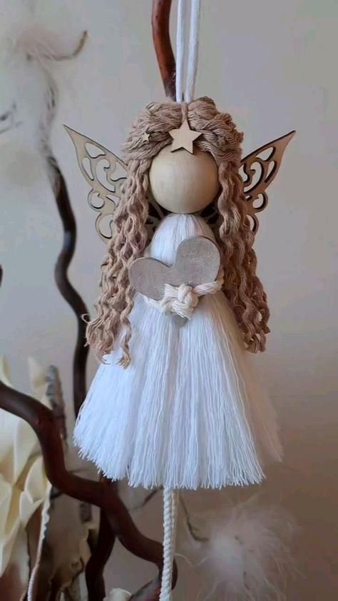 Diy Yarn Dolls, Macrame Angel, Dolls Handmade Diy, Christmas Angel Crafts, Christmas Decorations Diy Crafts, Religious Crafts, Yarn Dolls, Christmas Tree Art, Handmade Christmas Crafts