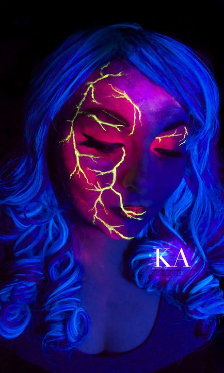 Black Light Lightning by KatieAlves Black Light Face Tattoo, Black Light Paint Ideas Body Art, Uv Makeup Ideas Black Lights, Neon Makeup Ideas Black Lights, Lightning Face Paint, Black Light Makeup Ideas, Lightning Makeup, Halloween Glow Party, Blacklight Makeup