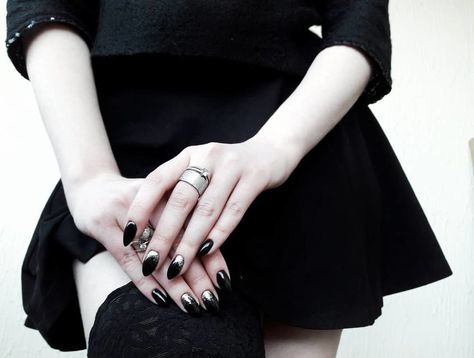 Goth queens LOVE witch nail art! See 54 of the most magical witch nail art ideas, including how to wear black nail polish with glitter, right here. Addams Nails, Wednesday Addams Nails, Witch Nail Art, Dark Lipstick Shades, Orange Nail Art, Deep Red Nails, Witch Nails, Makeup Nails Designs, Retro Nails