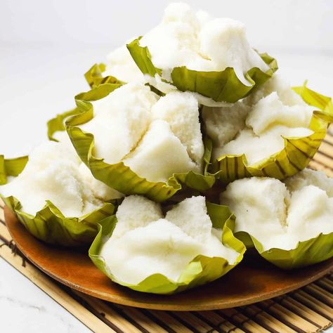 Best Putong Bigas Recipe Putong Puti Recipe Filipino Food, Putong Bigas Recipe, Steamed Rice Cake, Filipino Desserts, Steamed Rice, Banana Recipes, Rice Cakes, Rice Flour, Banana Leaf