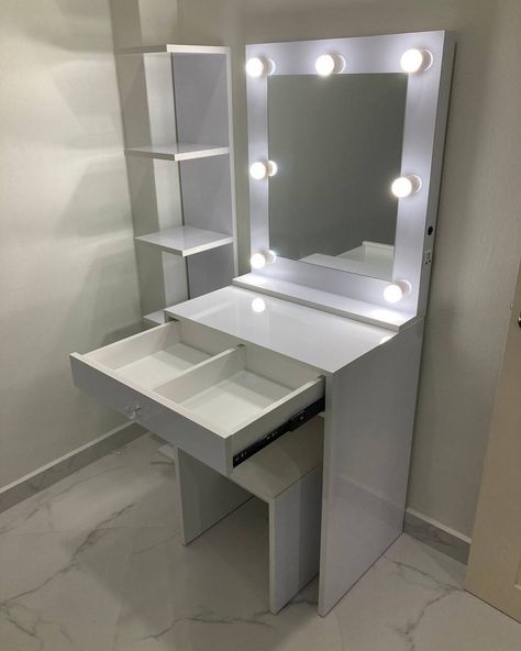 Have you ever seen a piece so chic and practical? This mini vanity brings elegance and convenience to any room. With ample storage and a sleek design, it's perfect for organizing your beauty essentials while adding a touch of style. Thinking of revamping your bedroom or looking to purchase your perfect vanity? We offer customization options tailored to your preferred size, color, and design. Click the link in our bio to explore our designs and enjoy 10% off at our online store or chat with ... Ideas Cuarto, Dream Vanity, Mini Vanity, Future Apartment Decor, Makeup Storage, Makeup Vanity, Beauty Essentials, Dream Room, Room Makeover