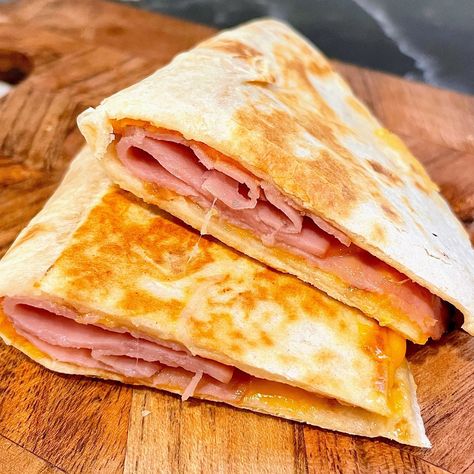 Ham and Cheese Quesadillas Ham Cheese Quesadilla, Ham And Cheese Quesadillas, Egg And Cheese Quesadilla, Ham And Cheese Quesadilla, Best Quesadilla Recipe, Cheese Quesadillas, Grilled Ham And Cheese, Food Experiments, Quesadilla Recipe