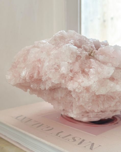 Pink Halite is renowned for its ability to bring clarity, peace, and self-love into one’s life. 🩷 This mesmerizing stone has the power to dispel foggy thinking, confusion, deception, and doubt, allowing for a clearer and more focused mind. With its gentle and calming energy, Pink Halite works wonders on the emotional body, promoting a sense of tranquility and inner peace. 🧘🏻‍♀️ As a powerful healer and purifier, Pink Halite is a valuable mineral for those seeking emotional and spiritual cle... Pink Halite, Emotional Body, Inner Peace, Self Love, Sense, Bring It On, Energy, Stone, Pink