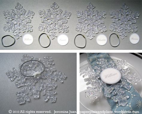 I bought a box of plastic snowflakes from the dollar store!  I must remember this for next Christmas. Napkin Ring Diy, Snowflake Napkin Rings, Napkin Rings Diy, Christmas Napkin Rings, Diy Napkins, Christmas Place, Family Ideas, Christmas Napkins, Christmas Tea