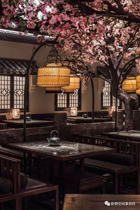 Asian Restaurant Interior Design, Chinese Restaurant Interior Design, Restaurant Interior Design Modern, Chinese Restaurant Design, Resturant Interior, Chinese Bar, Chinese Cafe, Asian Cafe, Japanese Restaurant Interior