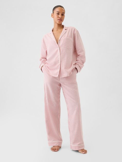 Soft cotton flannel pajama shirt and pants set.  Notch collar, button front.  Long sleeves.  Elasticized waist at PJ pants.  Assorted allover prints.  Note: This pajama set comes pre-wrapped and ready to gift for the holiday season.  Fit: Relaxed.  An easy silhouette throughout.  Models wearing Gap Couples Christmas Onesies, Print Fresh Pajamas, Long Pajama Set, Pajamas For Winter, Christmas Gift Guide 2024, Women’s Pajamas, Anthropologie Pajamas, Christmas Pjs Aesthetic, Cutest Pajamas