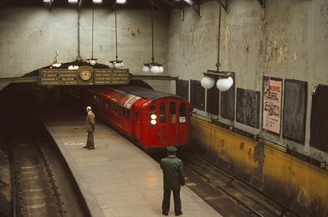 Glasgow Subway 1977 Bridge Street | Outer Circle Glasgow Sub… | Flickr Glasgow Subway, London Underground Train, London Underground Tube, Third Rail, Underground Station, The Inner Circle, Glasgow City, Uk History, Subway Train