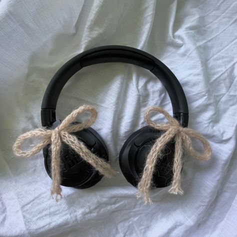 Bows On Headphones, Ballet Core Crochet, Ribbon Headphones, Mohair Bows, Bows Aesthetic, Headphone Outfit, Headphone Decoration, Crochet Ribbon, Ipad Pouch