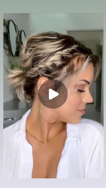 Short Hairstyle Summer, Short Hair Up Do For Work, Cute Ways To Put Up Short Hair, Short Hair Putups, Tying Up Short Hair, Short Hair No Heat Styles, Cute Short Hair Ponytails, Cute Casual Updos For Medium Hair, Ponytails Hairstyles For Short Hair