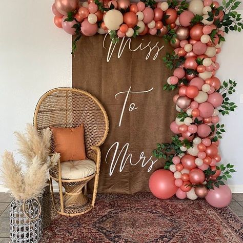 Miss To Mrs Sign, Bridal Shower Chair, Bohemian Bridal Shower, Bridal Shower Inspo, Bridal Shower Decorations Diy, Bridal Shower Balloons, Simple Bridal Shower, Bridal Shower Backdrop, Bridal Shower Tables