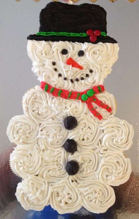 Cupcake Snowman, Christmas Cupcake Cake, Cupcakes Easy, Pull Apart Cupcake Cake, Pull Apart Cake, Snowman Cupcakes, Pull Apart Cupcakes, Cake Easy, Christmas Sweets