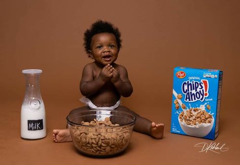 Cereal Cereals Photography, Cookie Monster Birthday Party, Monster Photos, Cookie Monster Birthday, Boy Photo Shoot, Chocolate Babies, Maternity Photoshoot Outfits, Baby Cereal, Newborn Photography Boy