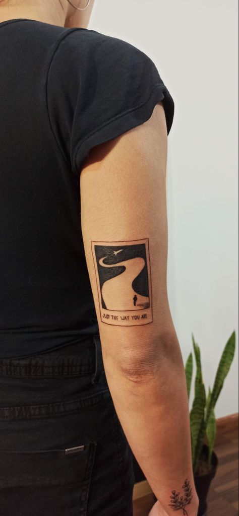 Bruno Mars tattoo #blackworktattoo #tattoo #tattooart #brunomars #brunomarstattoo #finelineart Life On Mars Tattoo, Bruno Mars Tattoo Ideas, Bruno Mars Tattoo, Hooligans Tattoo, Bruno Mars Quotes, Mars Tattoo, David Bowie Tattoo, Material Gworl, Inspired Tattoos