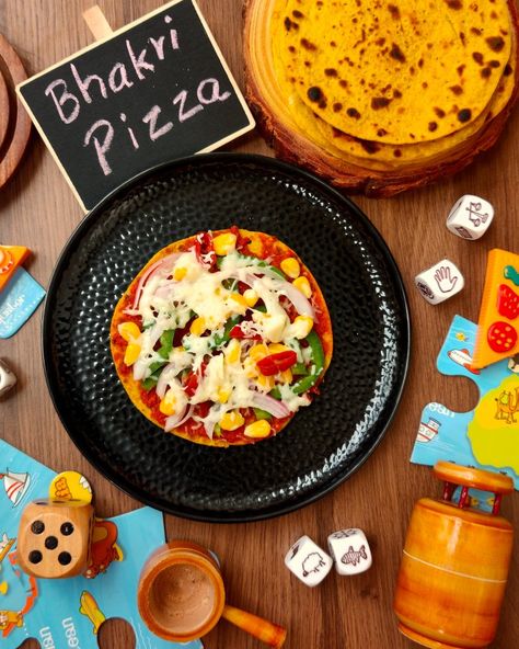 Bhakri Pizza, Vegetarian Platter, Gujarati Cuisine, Recipe List, Whole Wheat Pizza, Tasty Vegetarian Recipes, Gujarati Recipes, Evening Snacks, Pan Pizza