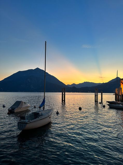 varenna lake como sunset boats night beautiful Varenna Lake Como, Night Beautiful, Boats Luxury, Lake Como, At Night, Boats, Lake, Travel