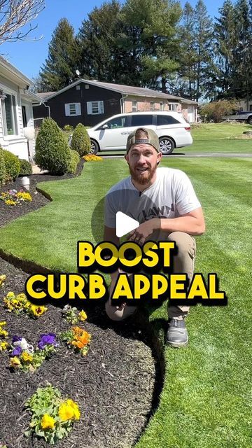 Rooted Lawn Co on Instagram: "Boosting your curb appeal can be that easy! Grab a shovel or @garden_weasel edger chopper, some flowers and throw down some fresh mulch… you’ll be good to go!   Do you mulch each year?  #curbappeal #edging #edgy #mulch #mulching #flowers #flowerbed #spring #naturaledge" Metal Edging Landscape Flower Beds, Concrete Landscape Curbing, Landscape With Black Mulch, Raised Flower Beds In Front Of House Curb Appeal, How To Edge A Flower Bed, Black Mulch Flower Bed, Mulch Bed Edging, Mulch Landscaping Ideas Front Yard, Mulch Edging