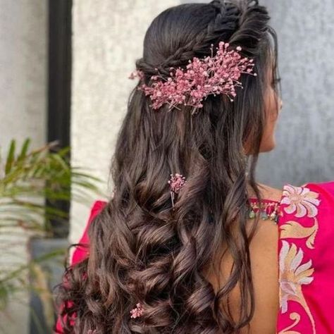 Tranding hairstyle on lengha /saree. Must try it on your special day. #tranding #trandingpost #viralpost #viral #hairstyles #cutehairstyles #idea #ideasforyou #lenghahairstyle #instafashion #fashion Lengha Hairstyles Simple, Hairstyle For Lehanga Long Hair, Lengha Hairstyles, Hairstyles For Long Hair On Lengha, Girlish Hairstyles On Lehenga, Free Hair Hairstyles For Lehenga, Lengha Saree, Viral Post, Your Special