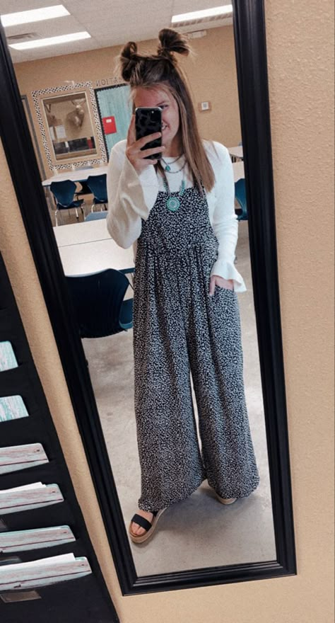 Old School Teacher Outfit, Fun Kindergarten Teacher Outfits, Teacher Outfit No Jeans, Elemtary Teacher Outfits, Teacher Outfits With Pants, Hippie Business Casual Work Outfits, Dressy Teacher Outfits, Boho Business Casual Work Outfits, Cold Weather Teacher Outfits