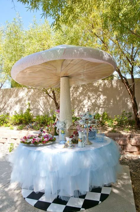 Wonderland Quinceanera Theme, Alice In Wonderland Ideas Decoration, Alice In Wonder Land Tea Party, Alice In Wonderland Party Set Up, Yea Party Alice In Wonderland, Classy Alice In Wonderland Party, Alice In Wonderland Park Party, Alive In Wonderland Party Ideas, Mad Hatter Garden Party