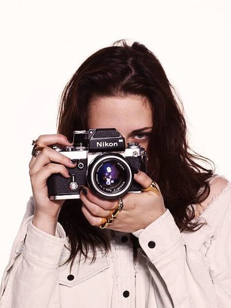 Kristen❤ Nikon F2, Girls With Cameras, Photo Gear, Classic Camera, Take A Photo, Old Camera, Photography Gear, Pictures Of People, Female Photographers