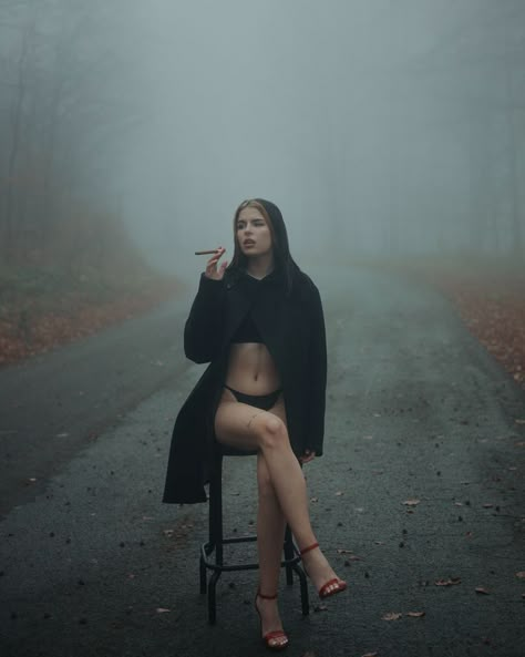 Moody Model Photography, Moody Rain Photoshoot, Moody Woman Photography, Dark And Moody Portraits, Moody Female Portraits, Moody Photography Aesthetic, Spooky Photography Ideas, Dark And Moody Photoshoot, Photo Shoot Inspo Aesthetic Dark