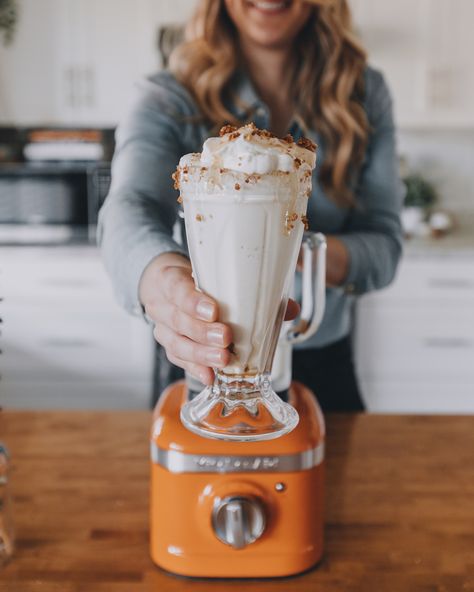 Honey Milkshake, Cookie Homemade, Cookie Milkshake, Honey Cookies, Oatmeal Cookie, Homemade Cookies, Slushies, Oatmeal Cookies, Frozen Desserts